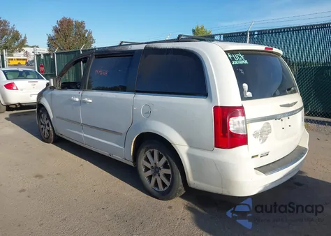 2014 Chrysler Town & Country Touring z USA, uszkodzony, nr VIN 2C4RC1BG4ER363817